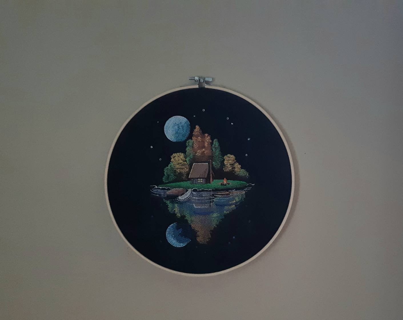 Embroidered Cabin Hoop Art, 10" hoop