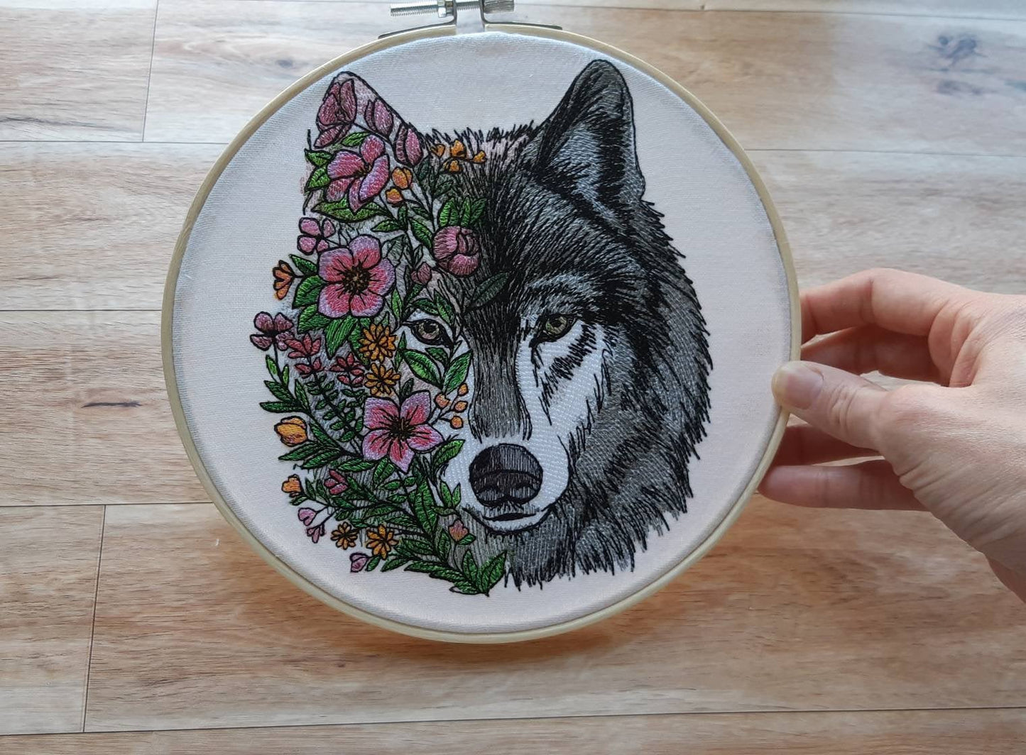 Embroidered Wolf Wall Hoop Art, 8" hoop