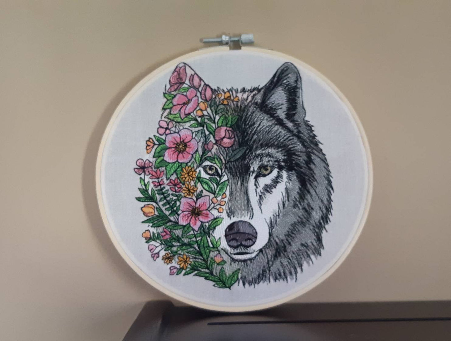 Embroidered Wolf Wall Hoop Art, 8" hoop