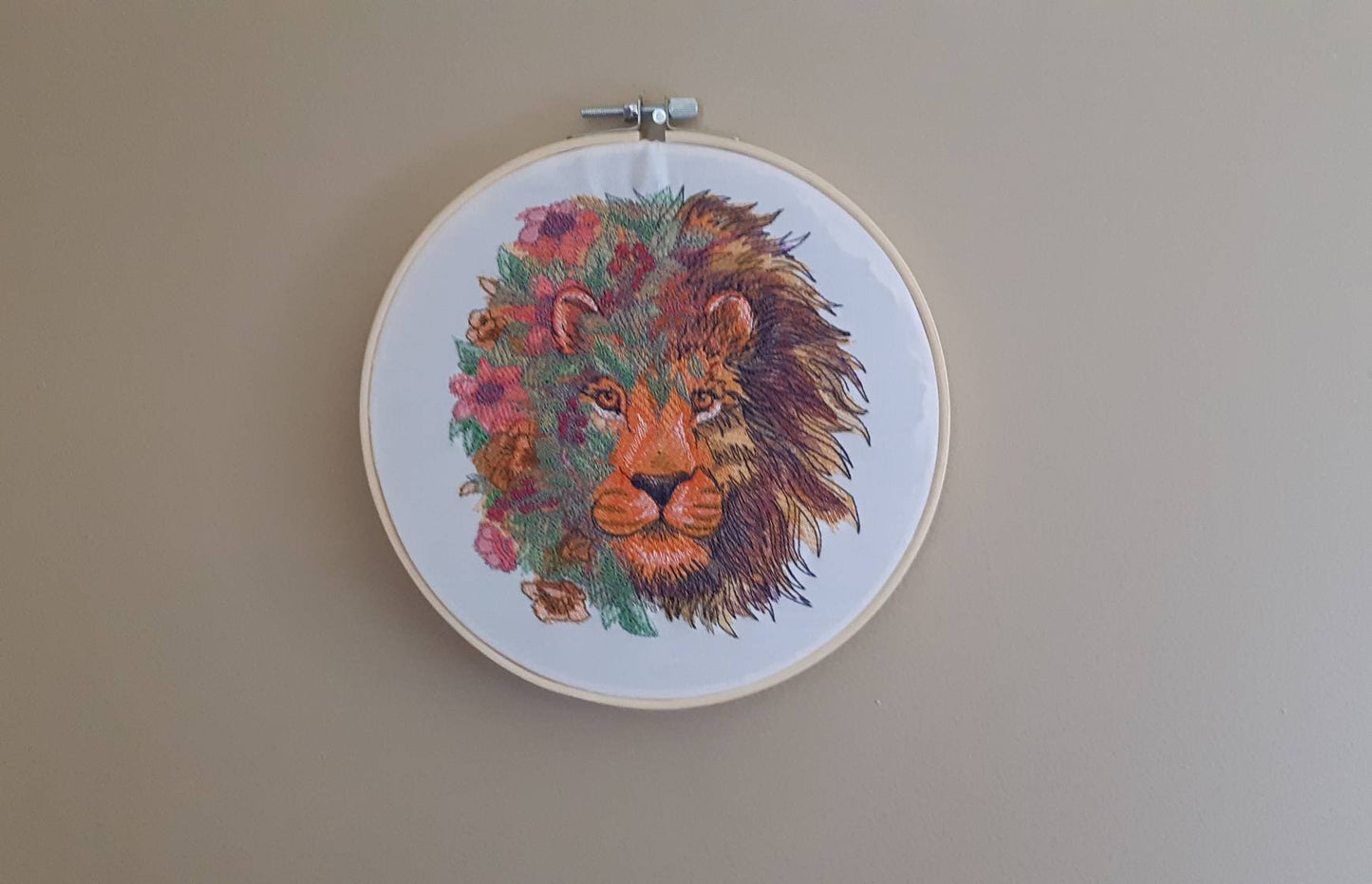 Embroidered Lion hoop art, 8 inch hoop