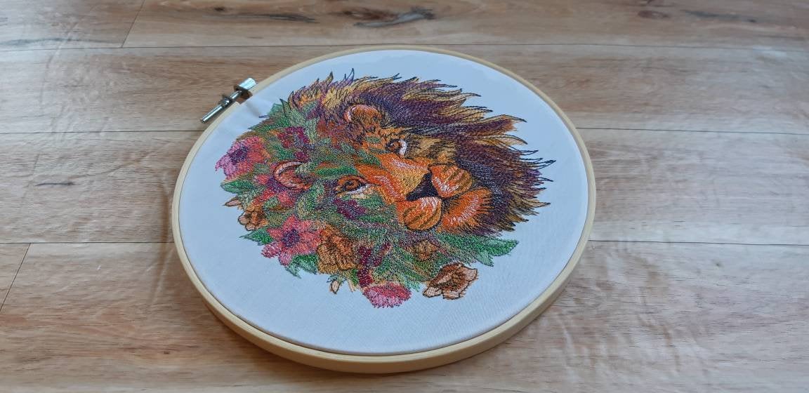 Embroidered Lion hoop art, 8 inch hoop