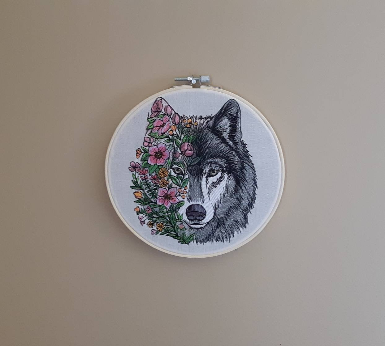 Embroidered Wolf Wall Hoop Art, 8" hoop