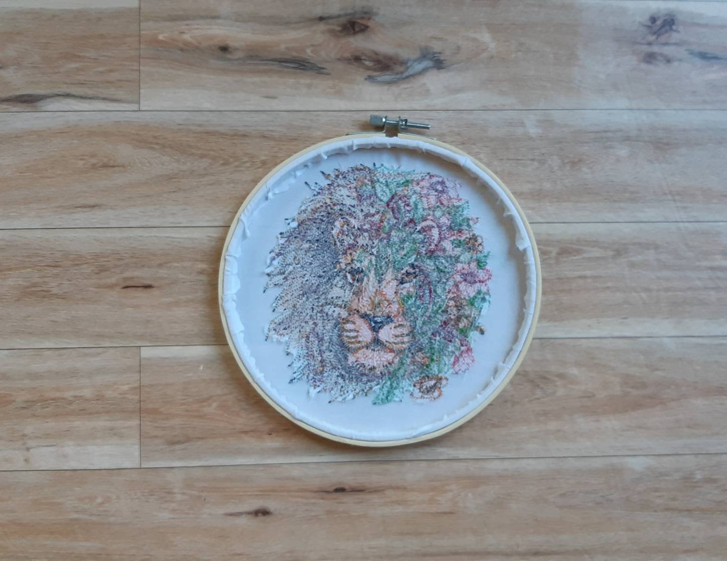 Embroidered Lion hoop art, 8 inch hoop