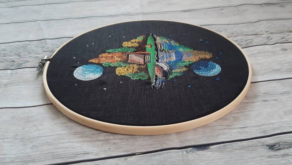 Embroidered Cabin Hoop Art, 10" hoop