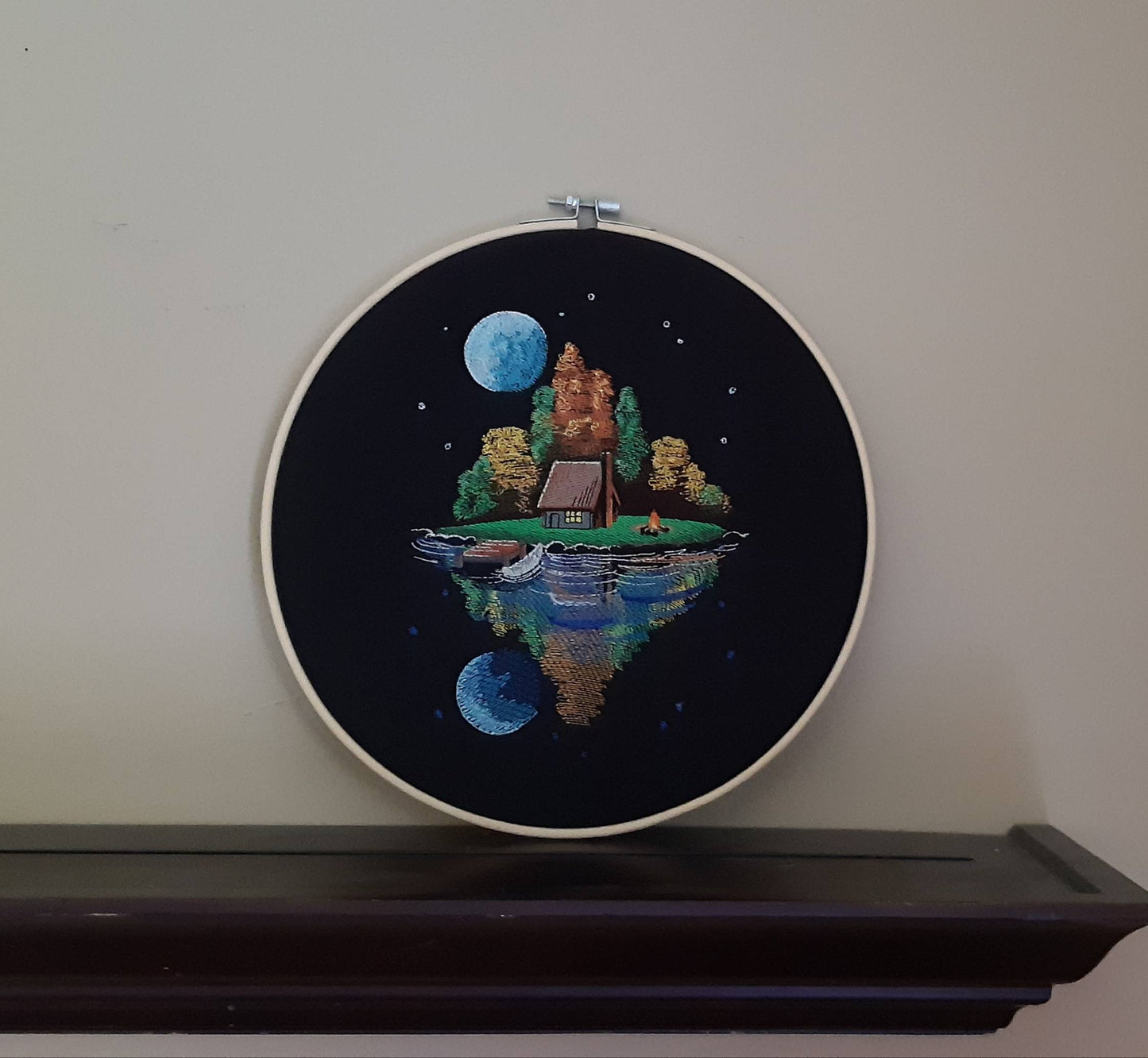 Embroidered Cabin Hoop Art, 10" hoop