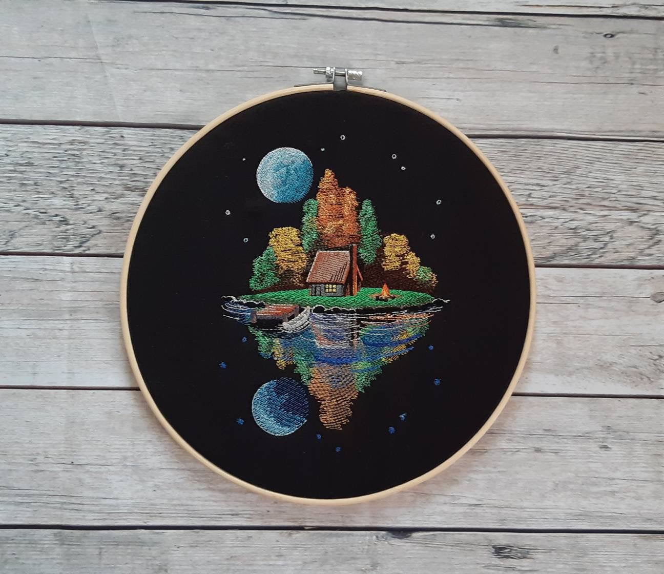 Embroidered Cabin Hoop Art, 10" hoop