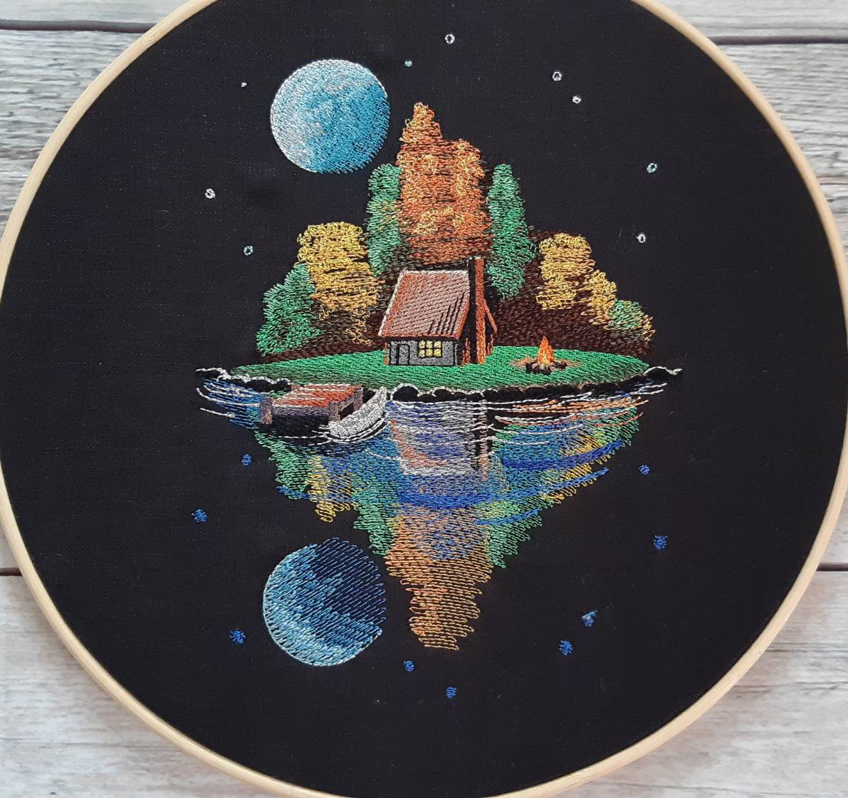 Embroidered Cabin Hoop Art, 10" hoop