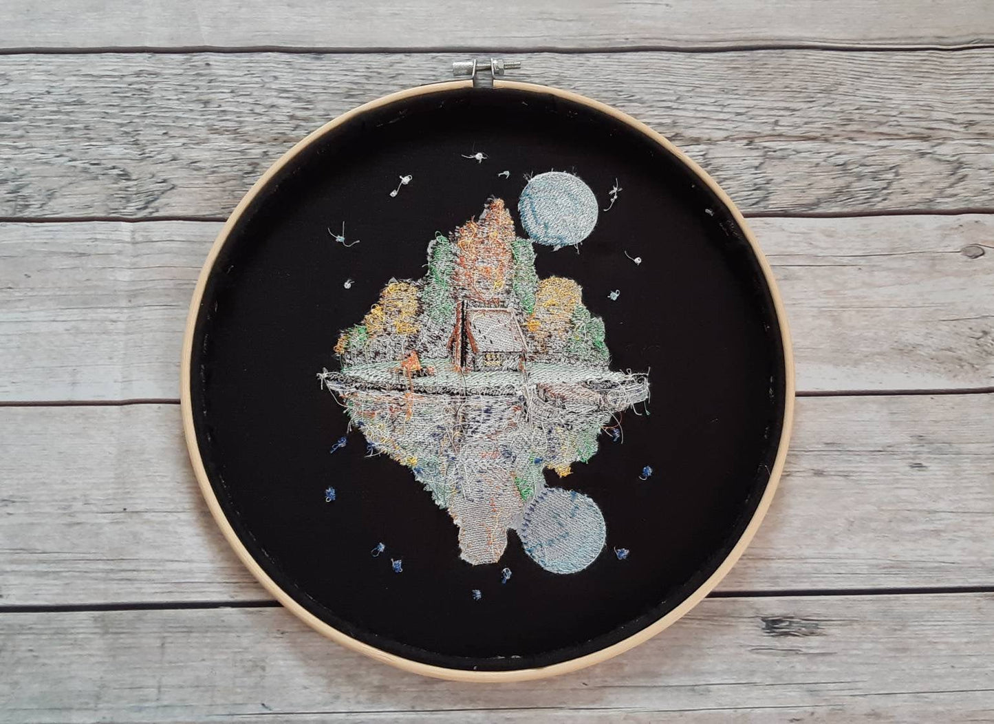 Embroidered Cabin Hoop Art, 10" hoop